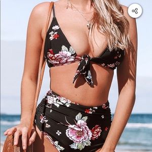 Cupshe size small. NWT high waisted bikini